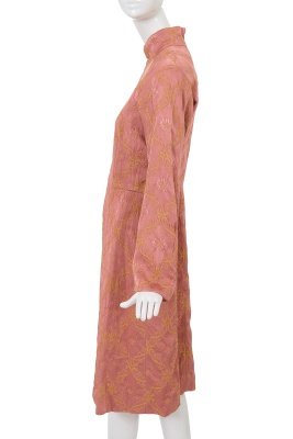 A Junya Watanabe/Comme des Gar&ccedil;ons pink brocaded rayon coat, Autumn-Winter 1997-98 - 2