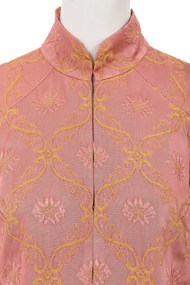 A Junya Watanabe/Comme des Gar&ccedil;ons pink brocaded rayon coat, Autumn-Winter 1997-98 - 5