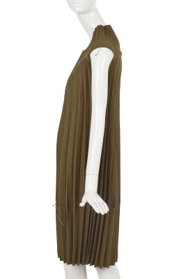A Junya Watanabe/Comme des Gar&ccedil;ons pleated green wool dress, Autumn-Winter 1998-1999 - 3