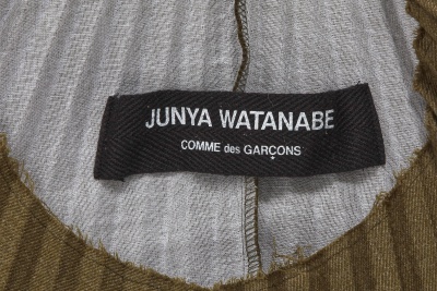 A Junya Watanabe/Comme des Gar&ccedil;ons pleated green wool dress, Autumn-Winter 1998-1999 - 9