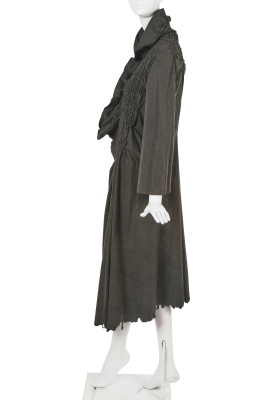 A Junya Watanabe/Comme des Gar&ccedil;ons grey shirred cotton dress, Autumn-Winter 2002-03 - 3