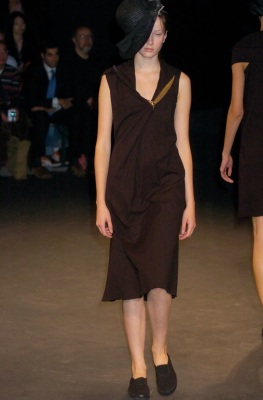 A Junya Watanabe/Comme des Gar&ccedil;ons zip-embellished black dress, Spring-Summer 2005 - 2
