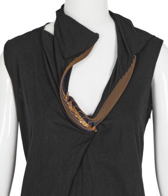 A Junya Watanabe/Comme des Gar&ccedil;ons zip-embellished black dress, Spring-Summer 2005 - 5