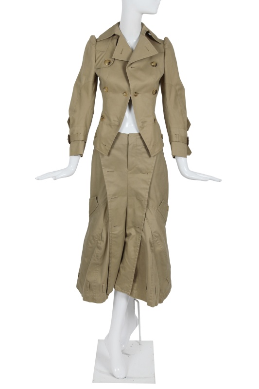 A Junya Watanabe/Comme des Gar&ccedil;ons beige gabardine trench ensemble, Spring-Summer 2006