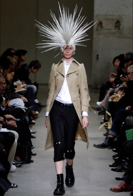 A Junya Watanabe/Comme des Gar&ccedil;ons beige gabardine trench ensemble, Spring-Summer 2006 - 2