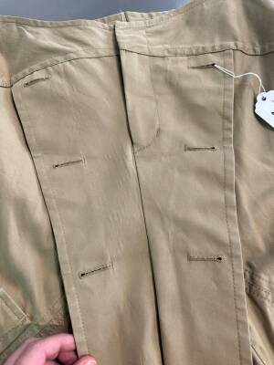 A Junya Watanabe/Comme des Gar&ccedil;ons beige gabardine trench ensemble, Spring-Summer 2006 - 15