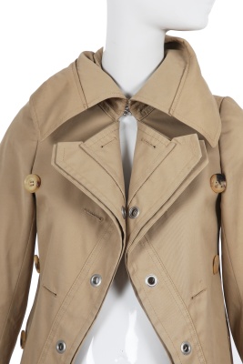 A Junya Watanabe/Comme des Gar&ccedil;ons beige cotton gabardine trench coat, Spring-Summer 2006 - 7