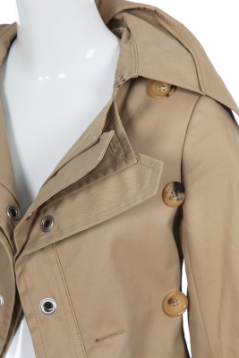 A Junya Watanabe/Comme des Gar&ccedil;ons beige cotton gabardine trench coat, Spring-Summer 2006 - 9