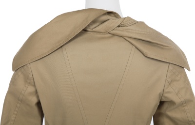 A Junya Watanabe/Comme des Gar&ccedil;ons beige cotton gabardine trench coat, Spring-Summer 2006 - 11