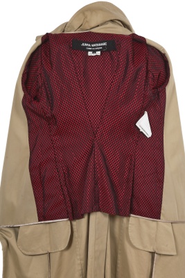 A Junya Watanabe/Comme des Gar&ccedil;ons beige cotton gabardine trench coat, Spring-Summer 2006 - 14