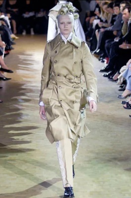 A Junya Watanabe/Comme des Gar&ccedil;ons beige cotton gabardine trench coat ensemble, Spring-Summer 2007 - 2