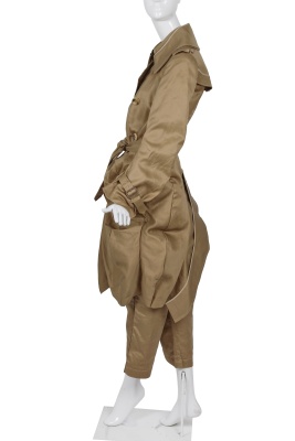 A Junya Watanabe/Comme des Gar&ccedil;ons beige cotton gabardine trench coat ensemble, Spring-Summer 2007 - 4