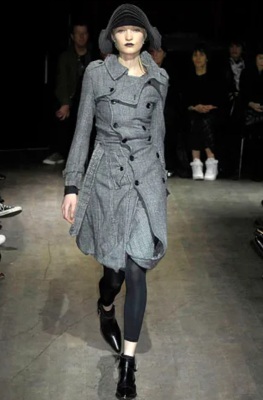 A Junya Watanabe/Comme des Gar&ccedil;ons glen plaid wool coat-dress, Autumn-Winter 2007-08 - 2