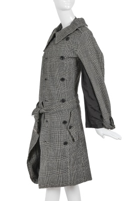 A Junya Watanabe/Comme des Gar&ccedil;ons glen plaid wool coat-dress, Autumn-Winter 2007-08 - 10