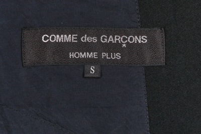 A Comme des Gar&ccedil;ons men's black and pink wool and satin suit, Spring-Summer 2005 - 11