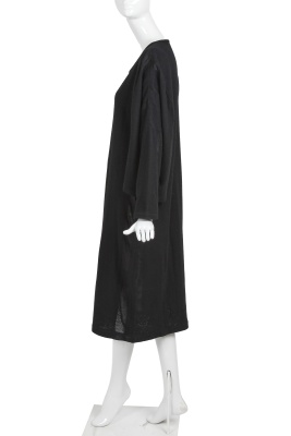 An important Comme des Gar&ccedil;ons distressed black wool dress, probably 'Holes' collection, Autumn-Winter 1982-83 - 4