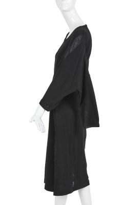 An important Comme des Gar&ccedil;ons distressed black wool dress, probably 'Holes' collection, Autumn-Winter 1982-83 - 5
