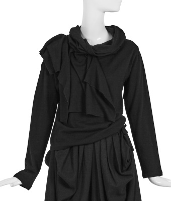 A Comme des Gar&ccedil;ons black wool ensemble, 'Gloves, Skirts, Quilted Big Coats' collection, Autumn-Winter 1983-84 s)' collection, Autumn-Winter 1984-85 - 4
