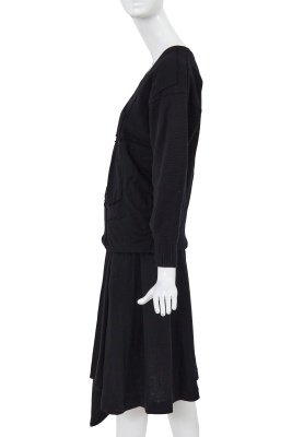 A Comme des Gar&ccedil;ons black wool sweater, 'Gloves, Skirts, Quilted Big Coats' collection, Autumn-Winter 1983-84 - 3