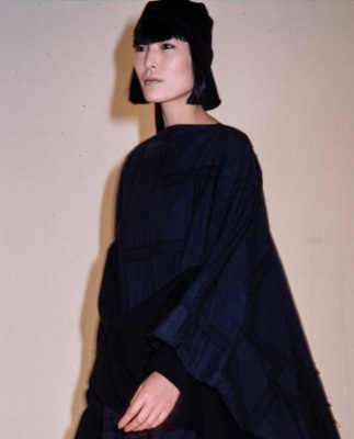 A Comme des Gar&ccedil;ons white cotton jersey sweater, 'Gloves, Skirts, Quilted Big Coats' collection, Autumn-Winter 1983-84 - 2