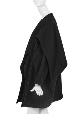 A Comme des Gar&ccedil;ons black wool coat, probably 'Gloves, Skirts, Quilted Big Coats' collection, Autumn-Winter 1983-84 - 2