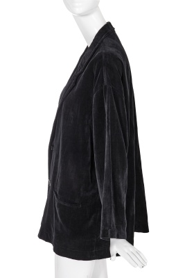 A Comme des Gar&ccedil;ons outsized black velvet blazer, probably 'Gloves, Skirts, Quilted Big Coats' collection, Autumn-Winter 1983-84 - 2