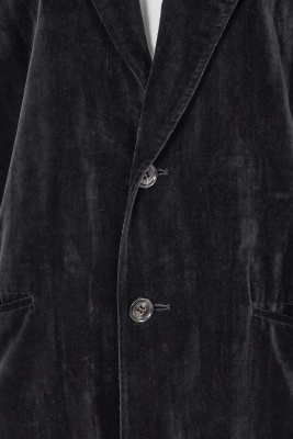 A Comme des Gar&ccedil;ons outsized black velvet blazer, probably 'Gloves, Skirts, Quilted Big Coats' collection, Autumn-Winter 1983-84 - 4