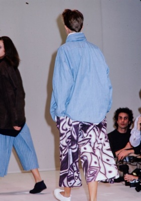 A Comme des Gar&ccedil;ons blue cotton top, 'Mud-Dyed' collection, Spring-Summer 1985 - 4