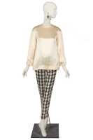 Peggy Moffitt's Rudi Gernreich Tzaims Luksus arrow-print ensemble, 1966 - 2