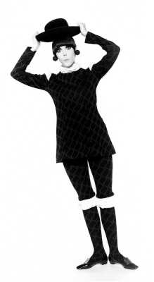 Peggy Moffit's Rudi Gernreich black and brown squiggle weave 'Renaissance' ensemble, Fall 1968